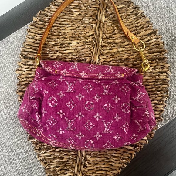Vintage Louis Vuitton mini bag , great condition. - Picture 2 of 7